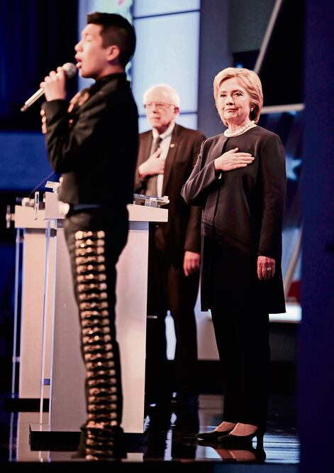 Un mariachi cantó el Himno Nacional de EU al iniciar el debate de anoche (ESPECIAL)