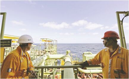 Fitch anticipa que gobierno apoye a Pemex con 5 mil 500 mdd este año