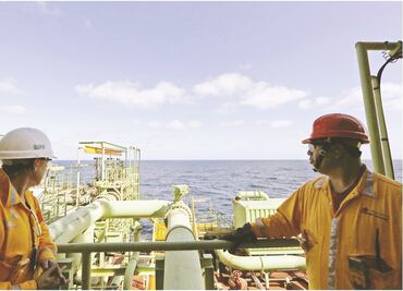 Fitch anticipa que gobierno apoye a Pemex con 5 mil 500 mdd este año