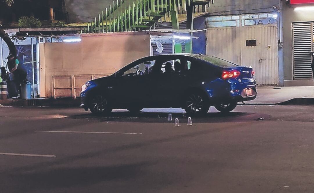 Sobre Eje 2 Norte Canal del Norte fue asesinado un hombre a bordo de su auto. Foto Especial