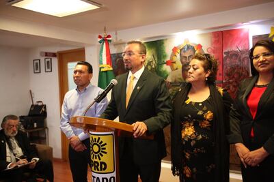 Diputada renuncia a Morena y se une al PRD en Edoméx