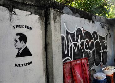 Artista callejero critica abusos de poder en Tailandia