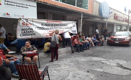 CNTE suspende clases y toma oficinas por falta de pagos en Michoacán