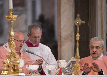 Papa llama a un compromiso global de pacto climático