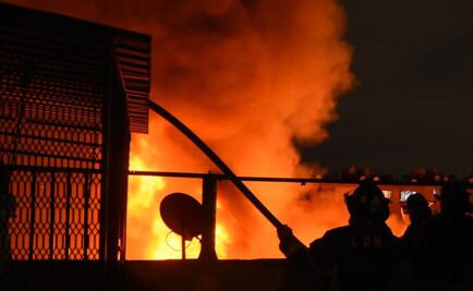 Continúan investigación por incendio en tienda de Tepito