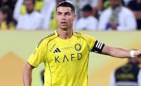 Cristiano Ronaldo pierde la paciencia y se lanza contra aficionados en Arabia Saudita