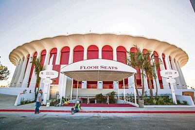 El Forum olvida a Juan Gabriel, no así sus seguidores