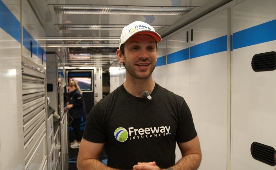 Daniel Suárez, previo al Echo Automotive Grand Prix de la Copa NASCAR - Foto: Arturo Mendoza/EL UNIVERSAL