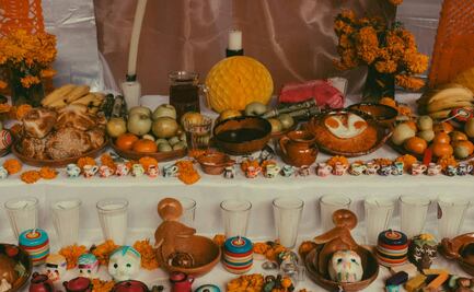 ¿Cuándo y qué comida se pone en la ofrenda del Día de Muertos?