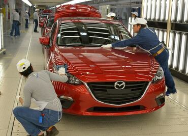 Un paseo por Salamanca para conocer el Mazda 3