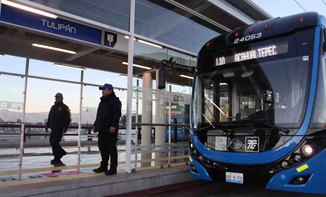Trolebús elevado, estación Tulipán. Foto: Especial