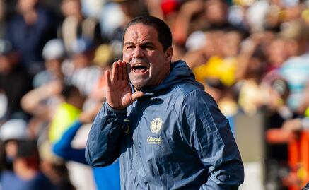 André Jardine explota contra el arbitraje en el América vs Pachuca; revela una posible fractura de Alan Cervantes