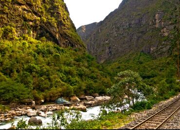 Descarrilamiento de tren de carga en Cuzco, Perú, deja un muerto y dos heridos