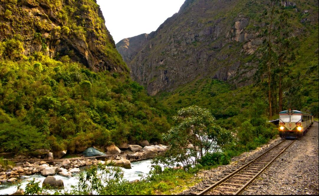 A raíz del incidente, PeruRail indicó que todos sus servicios de tren y el servicio bimodal, de bus y tren, estarán suspendidos en una ruta utilizada a diario por miles de turistas que van a Machu Picchu. Foto: Especial