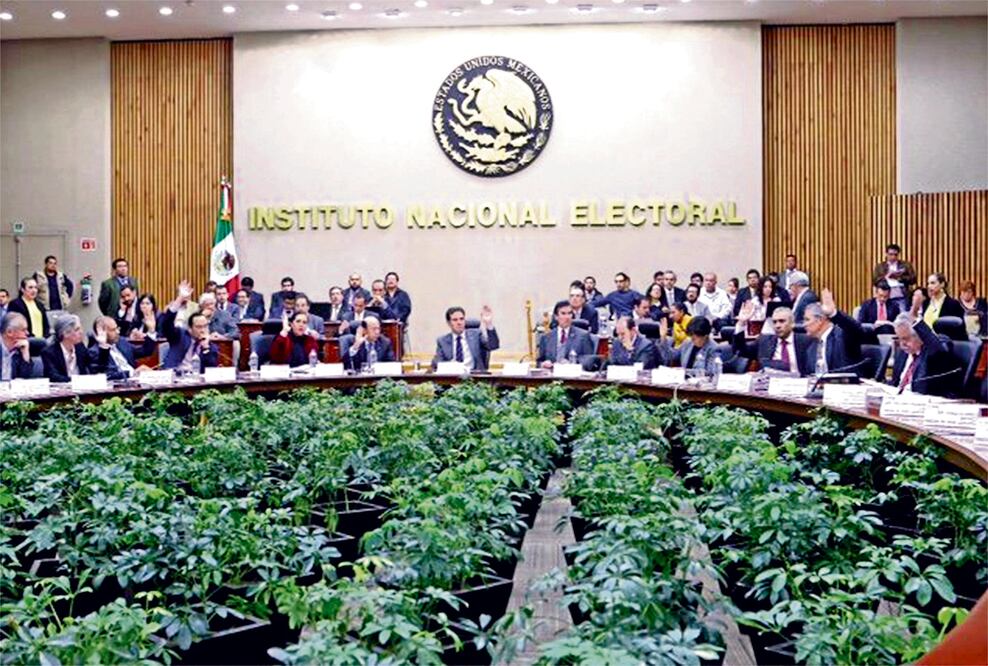 El INE acuerdó que podrán votar ciudadanos en tránsito el próximo 4 de junio en el Estado de México, Coahuila, Nayarit y Veracruz (ARCHIVO EL UNIVERSAL)