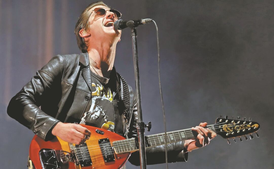 Son muy amables, dijo el vocalista Alex Turner al público que coreaba sus canciones. Foto: VALENTE ROSAS. EL UNIVERSAL