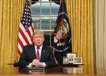 En mensaje de tv, Trump insiste en muro fronterizo; pide 5 mil 700 mdd