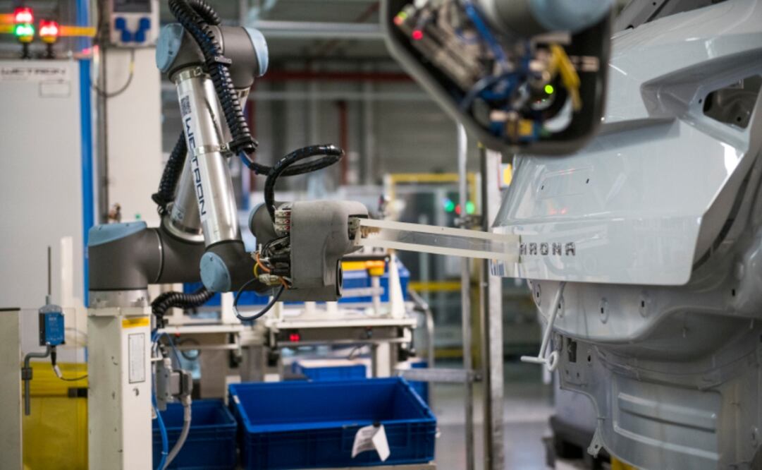 La planta de Martorell ya cuenta con más de 2.000 robots industriales que conviven a diario con los 8.000 trabajadores de la compañía