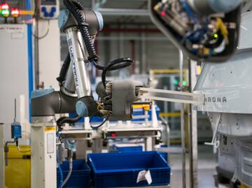 Los robots que ponen los nombres a los coches de Seat