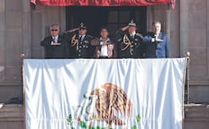 Encabeza Delfina Gómez desfile militar en el Estado de México