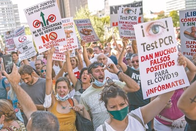 “Quieren controlarnos": negación del virus