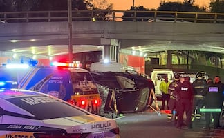 Volcadura deja un muerto y un herido en la alcaldía Iztacalco; cuerpos de emergencia atendieron el incidente