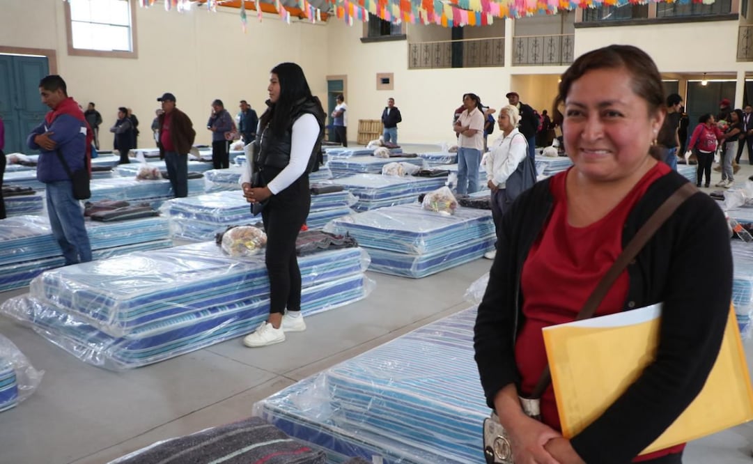 Damnificados en Chimalhuacán reciben apoyo. Foto: Especial