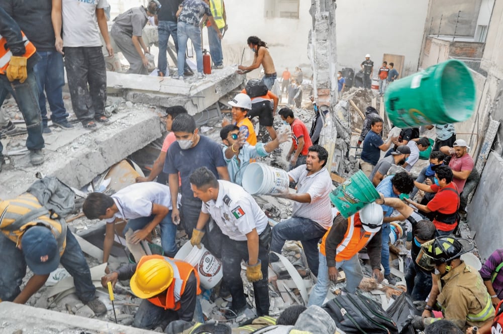 Un edificio colapsó en las calles Viaducto y Torreón. (CHRISTOPHER ROGEL BLANQUET. EL UNIVERSAL)