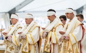 El Vaticano excomulga a obispos de Fraternidad Sacerdotal San Pío X; la agrupación los consagró sin autorización del Papa