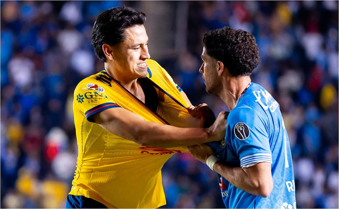 Ramón Juárez se enfrascó con Nacho Rivero, en la pasada Semifinal del Apertura 2024. FOTO: IMAGO7