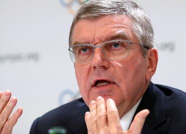 Presidente del COI defiende reglas que prohíben protestas políticas en Tokio 2020