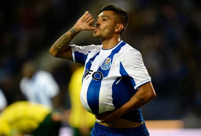 Con gol de Jesús Corona, Porto derrotó al Paços de Ferreira