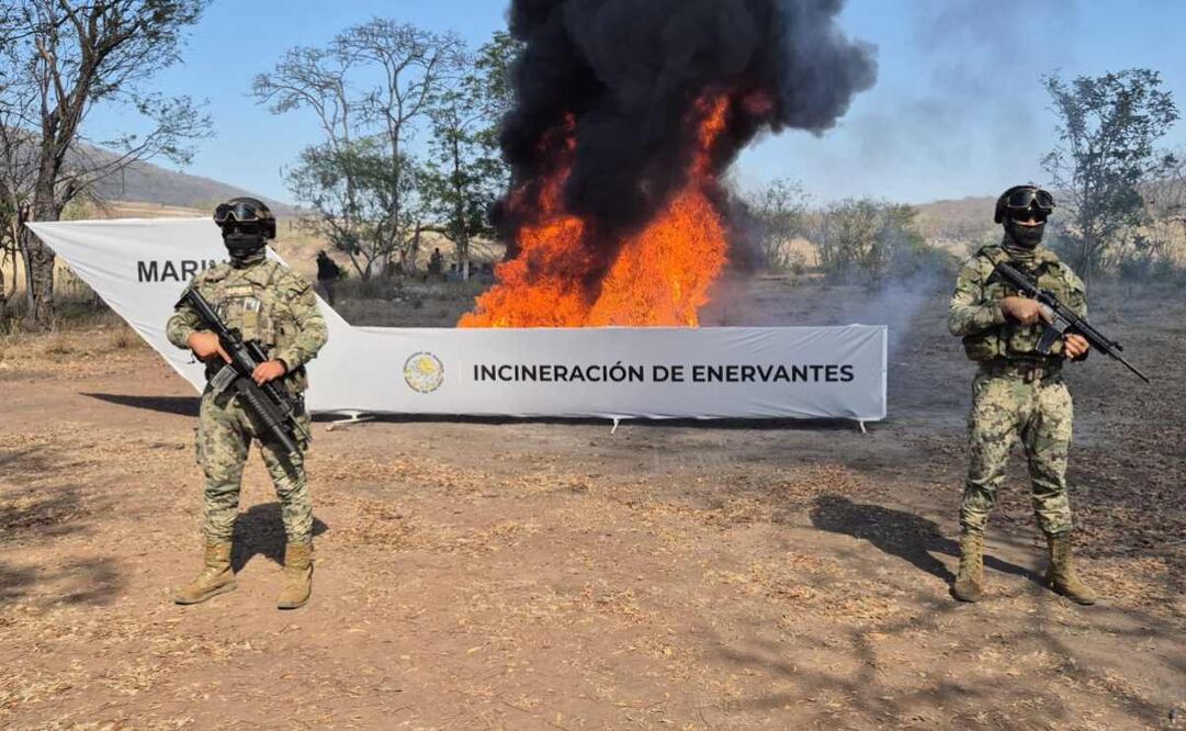 También se destruyeron 10 kilos con 31 gramos de marihuana, así como 604 artefactos como embalajes de narcóticos. Foto: Semar