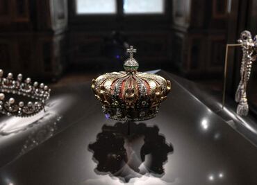 Localizan dañada la corona de la emperatriz Eugenia; robo al museo de Louvre duró 7 minutos