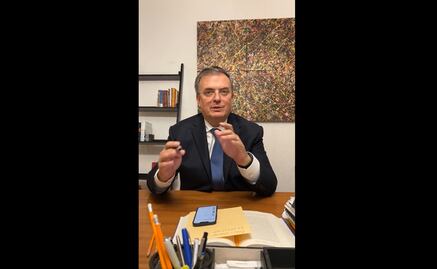 Rumbo a 2024, Ebrard da su WhatsApp y responde preguntas en Facebook