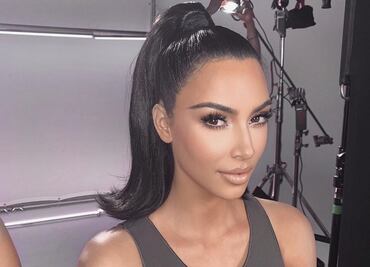 Kim Kardashian celebra su cumpleaños 39 y Kylie Jenner la maquilla