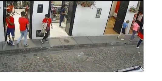 VIDEO: Hombre mata a otro tras chocar con él y tirarle el casco; un caso más de intolerancia