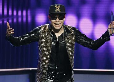 Raymix pone ritmo a la mañanera y entra a la lista de las “10 rolas buenas, buenas” de AMLO