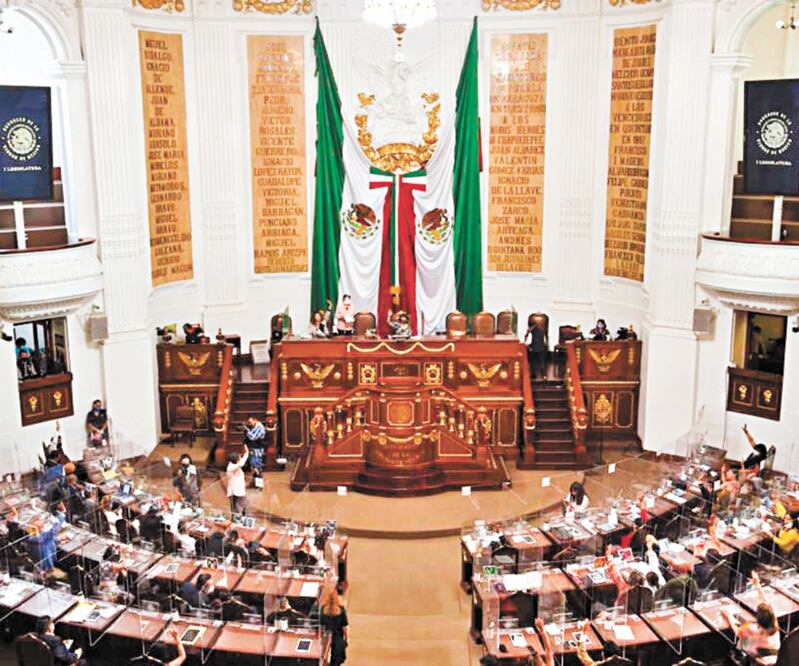 Durante la sesión presencial en el Congreso de la Ciudad de México se realizó la votación “sec reta” para elegir al nuevo auditor superior. Foto: TOMADA DE TWITTER
