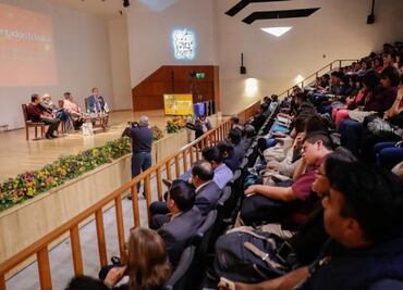 Presentan en la FUL ediciones conmemorativas de EL UNIVERSAL