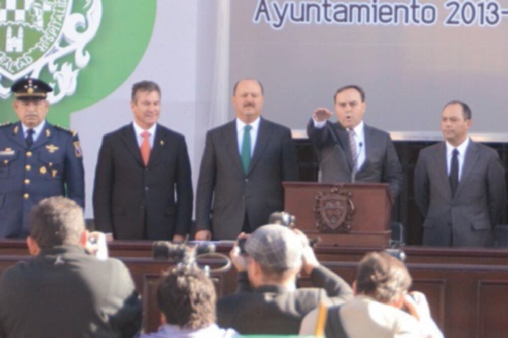 Javier Garfio rindió protesta como alcalde de Chihuahua en 2013 (ARCHIVO EL UNIVERSAL)
