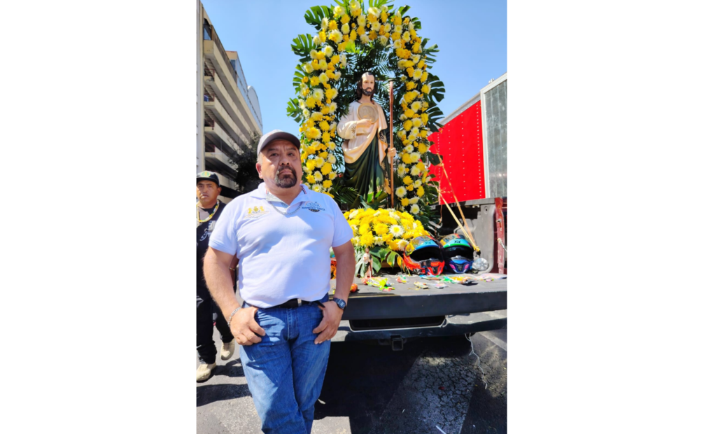 Miles de creyentes a San Judas Tadeo asistieron a la Iglesia de San Hipólito, en la alcaldía Cuauhtémoc.
Foto: Luis Camacho
