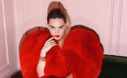 Belinda nos muestra que la manicura francesa está de vuelta