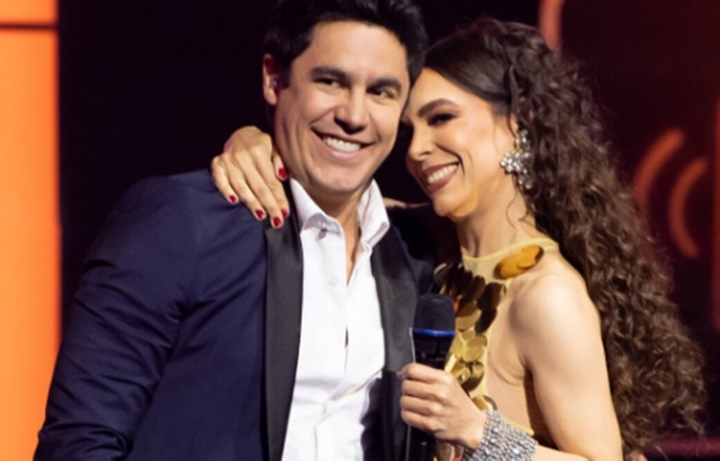 Eduardo Capetillo Jr y Biby Gaytán participan en "Juego de voces", el nuevo reality de Televisa.
Foto: Instagram