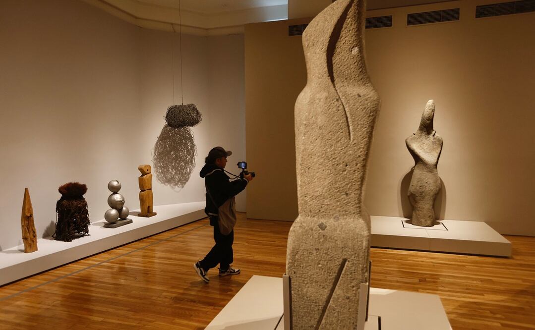 Recorrido de la nueva exposición en Bellas Artes de la escultora Geles Cabrera, "Partituras corporales". Fotos: Berenice Fregoso / EL UNIVERSAL.