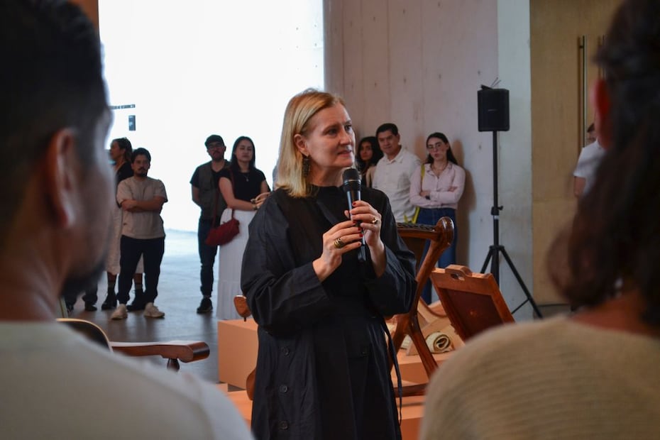 Ana Elena Mallet inauguró la exposición el pasado 1 de agosto de 2026, en el vestíbulo Arkheia del MUAC. Foto: Jair Cruz Tenorio.