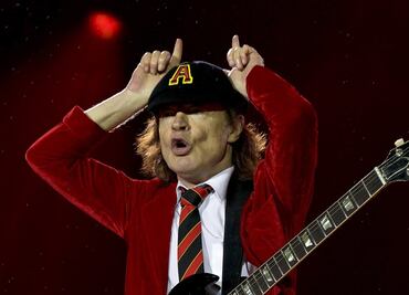 Angus Young cumple 65 años: el electrizante guitarrista de AC/DC en 5 canciones