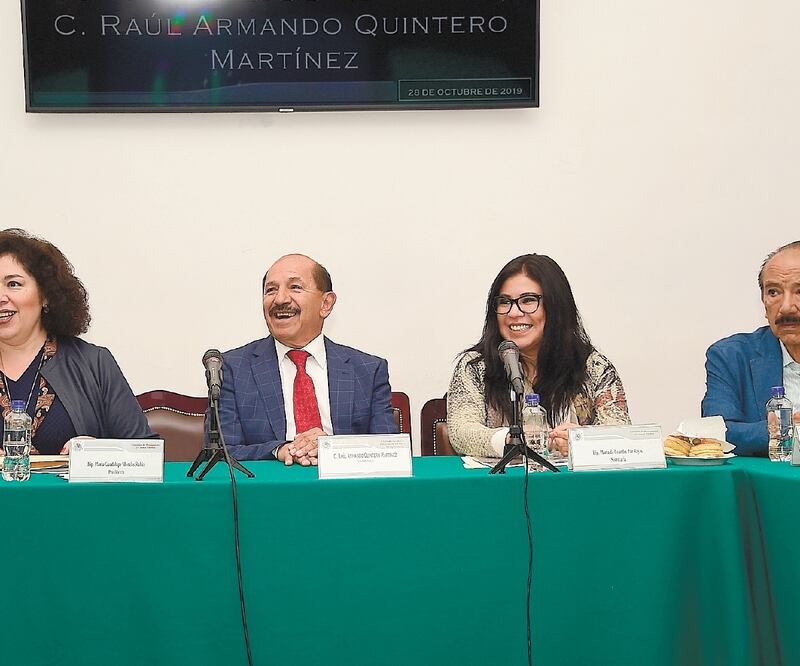 El edil de Iztacalco, Armando Quintero (centro), presentó su plan de trabajo ante la Comisión de Presupuesto y Cuenta Pública del Congreso local, donde solicitó para 2020 un gasto de 2 mil 74 millones de pesos. ESPECIAL