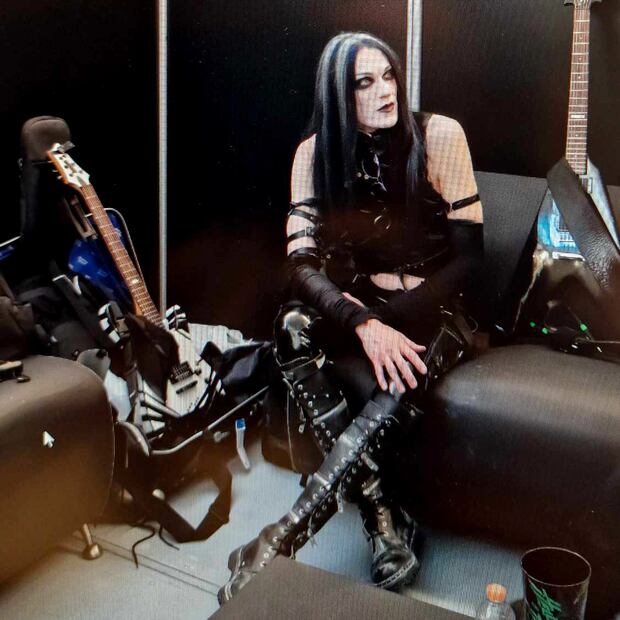 Sean Brennan, líder de la banda London After Midnight, advierte: “Lo peor está por venir” (London After Midnight)