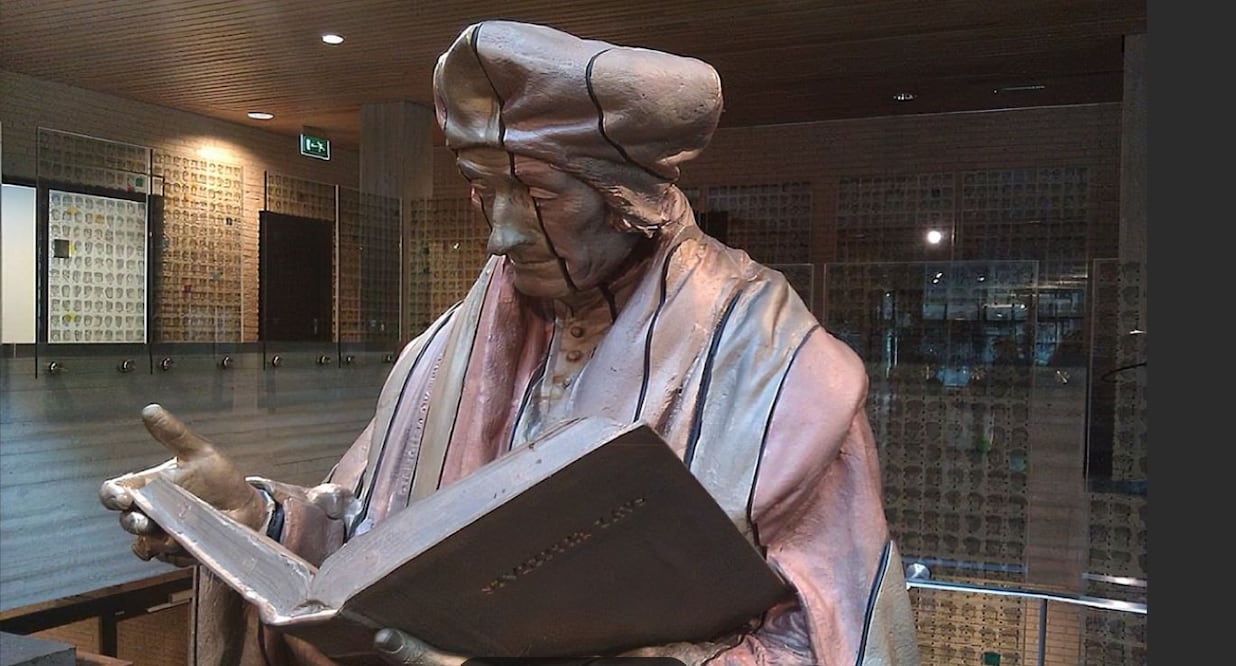Estatua de Erasmo en la Universidad Erasmus de Róterdam./ Wikicommons